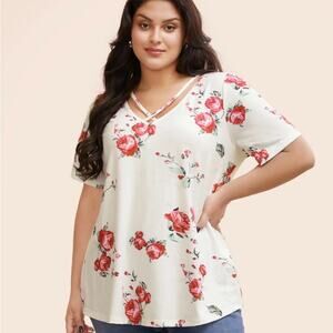 BloomChic Floral Crosscross V Neck T-shirt size 12 Large